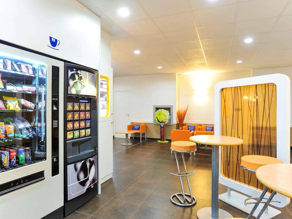 Ibis Budget Lille Gares Vieux-Лілль Екстер'єр фото
