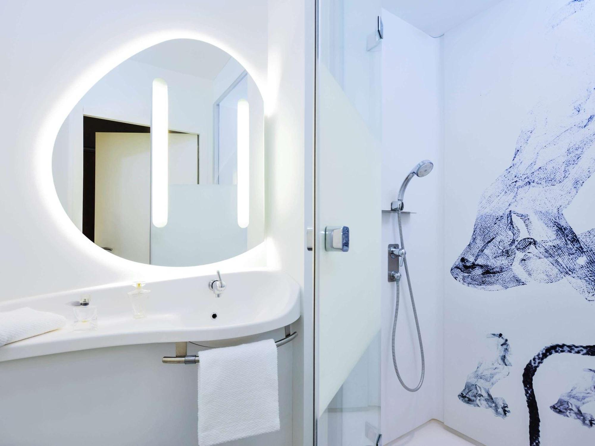 Ibis Budget Lille Gares Vieux-Лілль Екстер'єр фото