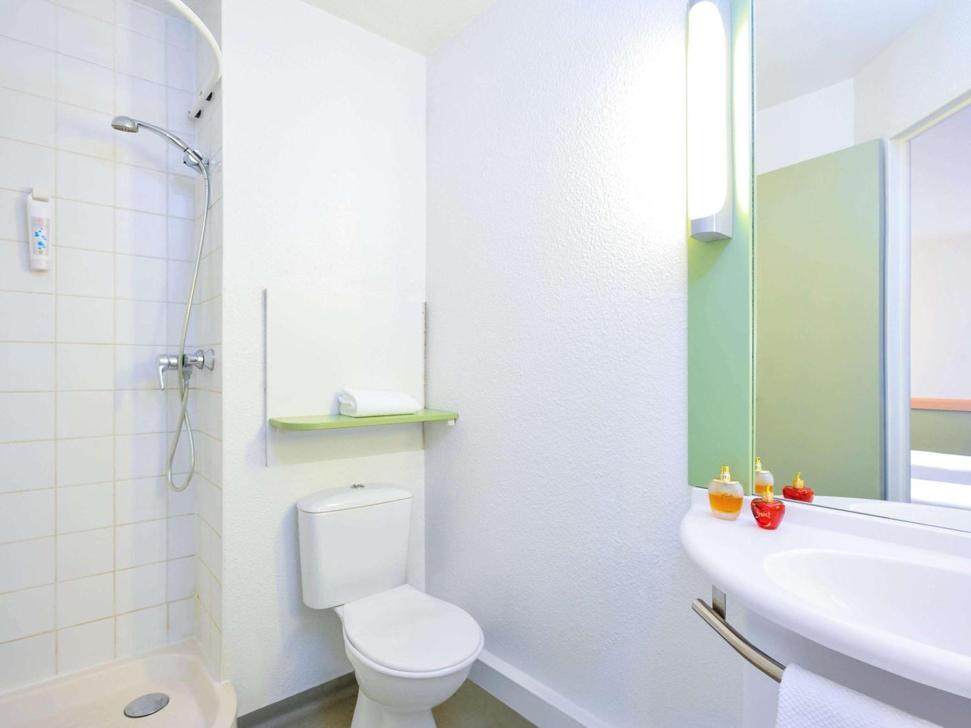 Ibis Budget Lille Gares Vieux-Лілль Екстер'єр фото