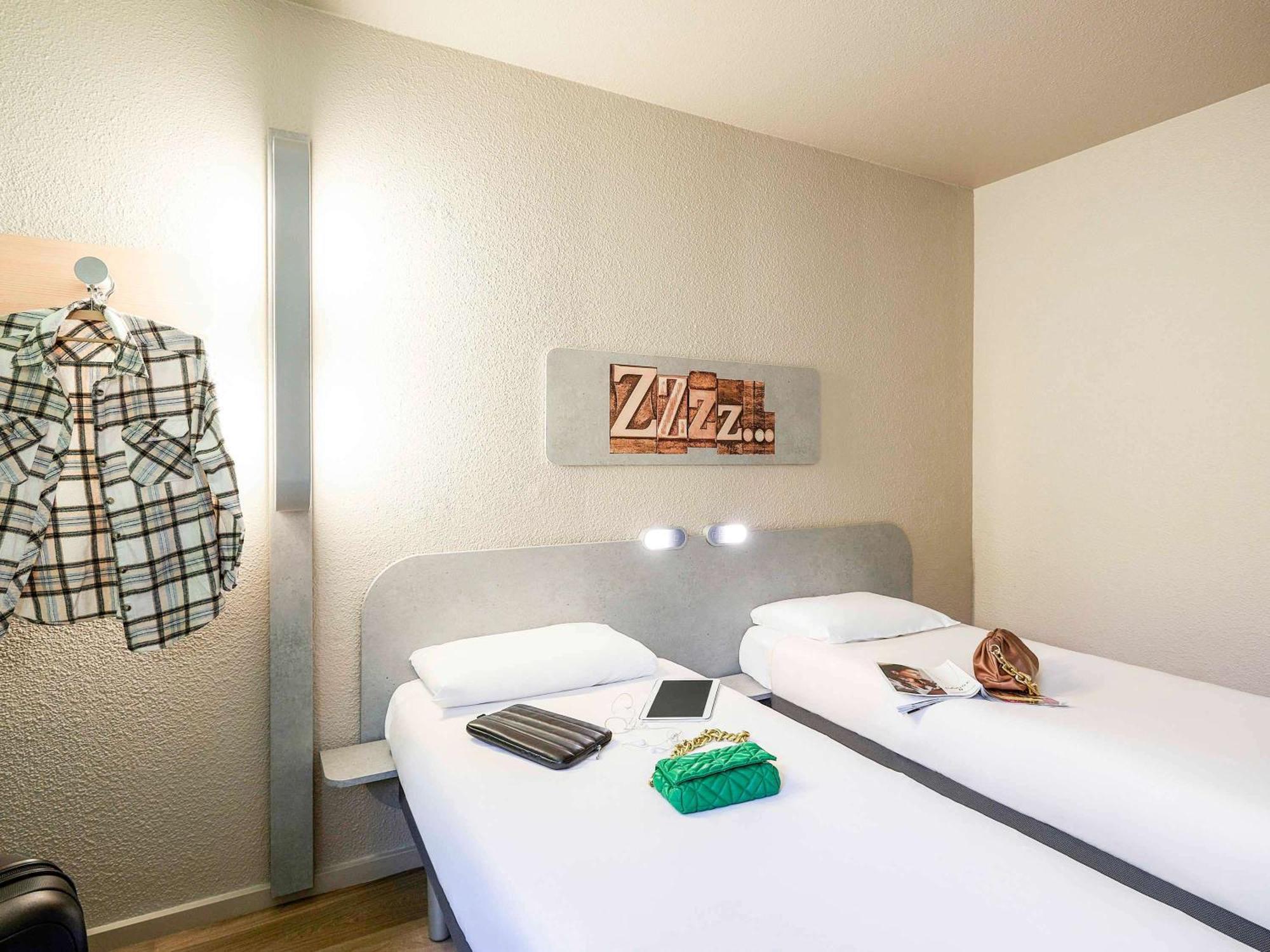Ibis Budget Lille Gares Vieux-Лілль Екстер'єр фото