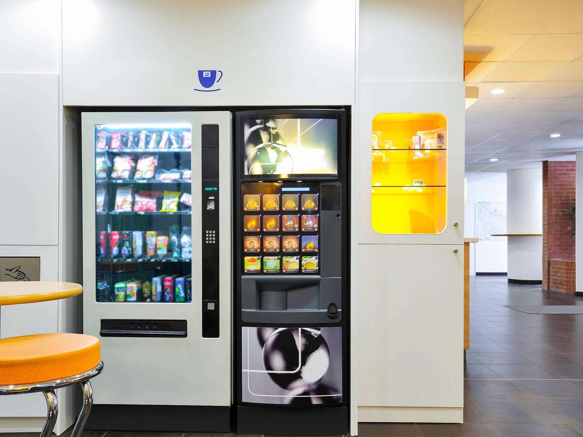 Ibis Budget Lille Gares Vieux-Лілль Екстер'єр фото
